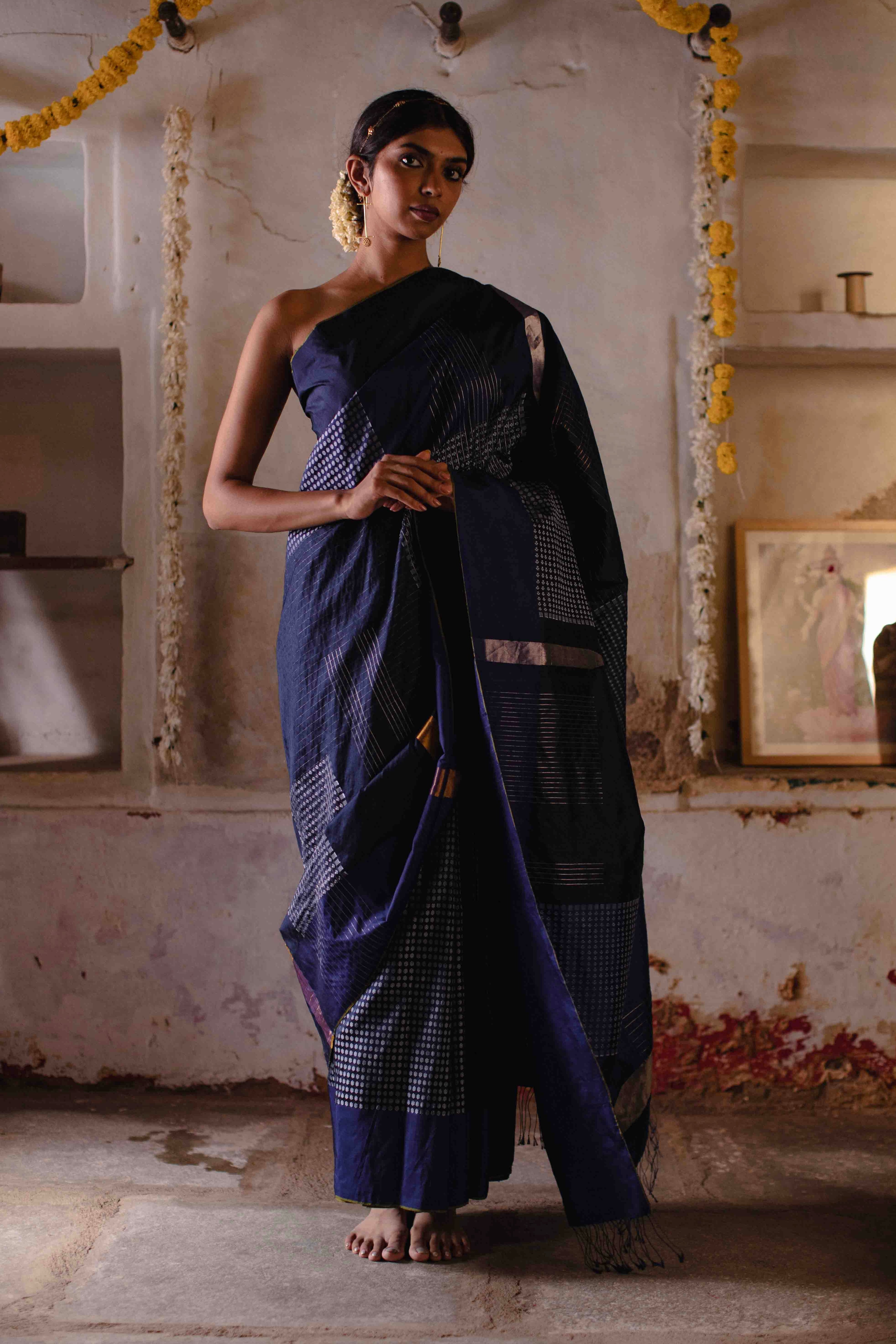 Nili baduku saree
